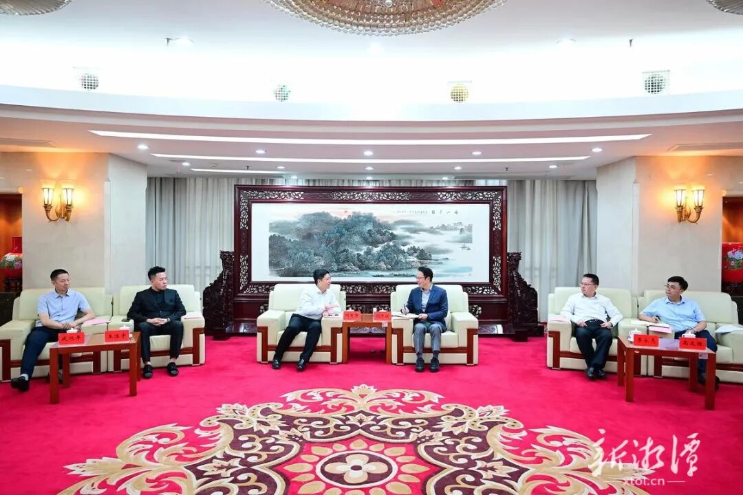 胡贺波李永亮会见中关村医疗器械园有限公司董事长何建涛一行