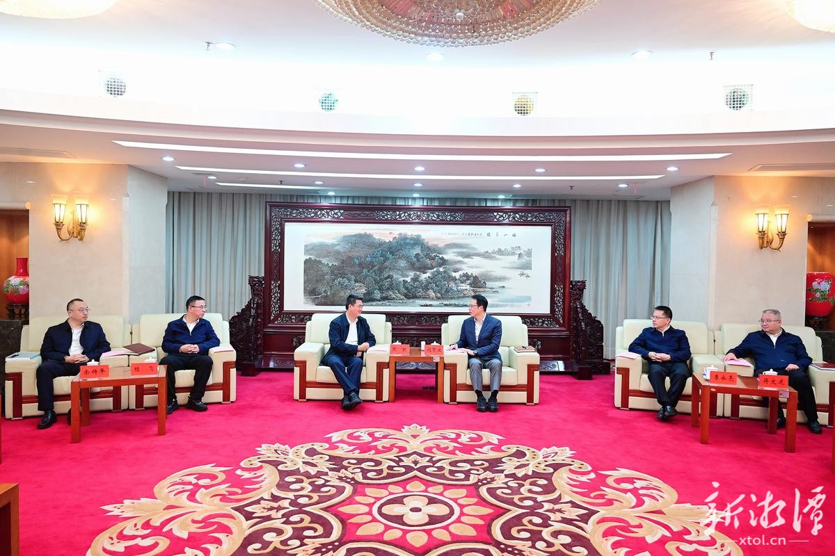 胡贺波李永亮会见中国石化湖南石油分公司张毅一行