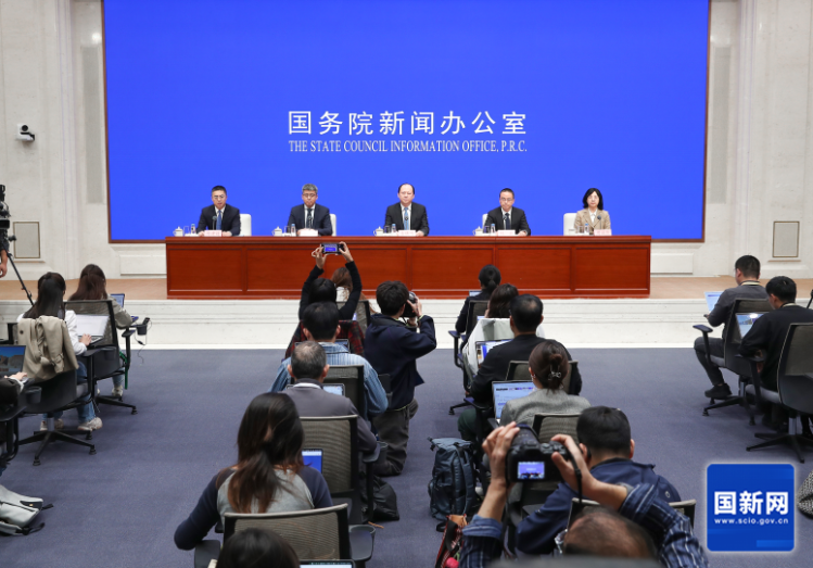 工业和信息化部就科技赋能商品消费提质、推动人形机器人产业在消费商贸领域应用等答记者问